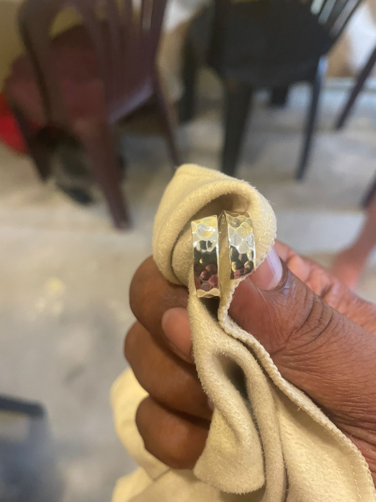 Making jewellery at Senu Jewellers in Galle,Sri Lanka