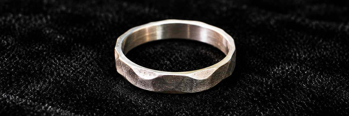 Faceted silver ring